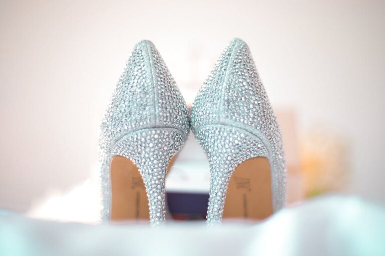 How to draw a high heel shoe?