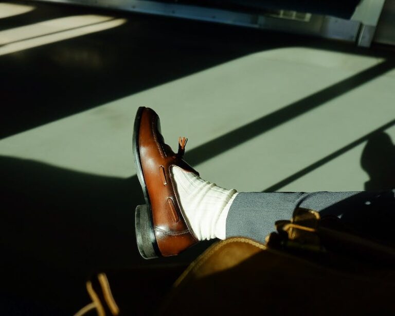 Why do my feet burn when i wear high heels?